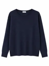 Sweater de punto azul marino, de corte holgado, con cuello redondo y mangas largas.
