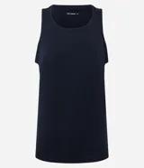 Musculosa deportiva de poliamida, color azul marino, con escote redondo, sisas amplias y diseño holgado. Presenta un recorte horizontal en la espalda con un leve pliegue central para mayor movilidad.