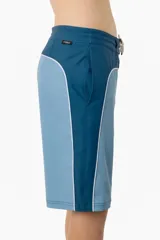 Short de baño técnico O'Neill Why2k de diseño bicolor en tonos azul y celeste, con cordón de ajuste blanco en la cintura y el nombre de la marca impreso en la pierna.