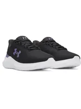 Championes Under Armour modelo UA W Phade RN 3, color negro con detalles en violeta y suela blanca. Diseñados para ser livianos, rápidos y cómodos.