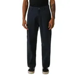 Pantalón de denim azul oscuro, corte recto, con bolsillos tipo carpintero y presilla para martillo.