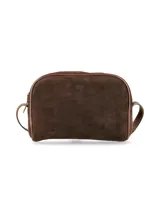 Bandolera de gamuza color marrón chocolate, con detalles de ribetes en cuero liso y cierre superior.