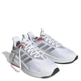 Championes Adidas Alphaedge de diseño deportivo, color blanco con detalles en gris y toques de rojo. Presentan una estructura de malla transpirable con refuerzos sintéticos, mediasuela con tecnología Bounce para mayor amortiguación y suela de goma resistente.