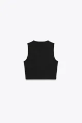 Camiseta corta de manga sisa y cuello redondo, de calce ajustado (slim fit).