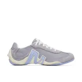 Championes de perfil bajo Merrell Relay Fly Vent, color lila con detalles en blanco y suela de caucho texturizada. Combinan empeine de ante y malla transpirable, con cierre de cordones tradicional.