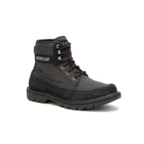 Bota de caña media Caterpillar, confeccionada en una combinación de canvas y gamuza. Presenta cierre con cordones, suela de goma dentada para mayor tracción y logo de la marca en el lateral y la lengüeta.