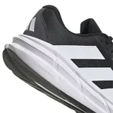 Championes de running Adidas modelo Questar 3, color negro con detalles en blanco. Presentan capellada de malla transpirable, mediasuela con tecnología de amortiguación y suela de goma resistente.