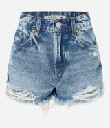 Short de jeans de mujer, modelo slim fit, color celeste claro con efecto desgastado y terminación deshilachada en el ruedo. Presenta tiro alto, trabillas para cinturón y cierre frontal tradicional.