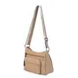 Bandolera de diseño funcional en color beige, confeccionada en material símil cuero. Presenta múltiples bolsillos frontales con cierre, compartimento principal con cierre y correa larga ajustable a tono con detalles en color crema.