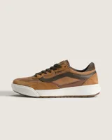 Championes Vans modelo Ultrarange 2.0 SE, color marrón con detalles en marrón oscuro y suela blanca. Presentan un diseño técnico con combinación de gamuza y materiales textiles, cordones al tono y entresuela amortiguada.