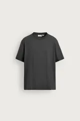 Camiseta de corte regular fit, color gris oscuro, con cuello redondo y mangas cortas de la colección especial Origins.