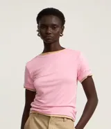 Blusa básica de cuello redondo y manga corta con detalle de dobladillo, confeccionada en tejido de viscosa con elastano.