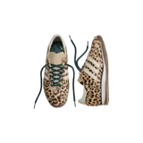 Championes Adidas SL 72 OG con estampado animal print de leopardo, franjas laterales blancas y cordones verde oscuro.