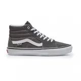 Championes Vans modelo Skate Sk8-Hi de caña alta, color gris, confeccionados en una combinación de lona y gamuza. Presentan la icónica banda lateral blanca, suela de goma vulcanizada con diseño de gofre y cordones blancos.