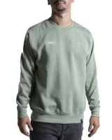 Buzo de cuello redondo confeccionado en felpa, color verde menta. Presenta un diseño minimalista con un pequeño estampado gráfico en el pecho que incluye el número 1955 y una estrella de cuatro puntas. Cuenta con puños y ruedo acanalados.