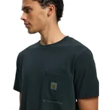 Remera negra de algodón con bolsillo en el pecho y logo bordado. Corte clásico y manga corta.