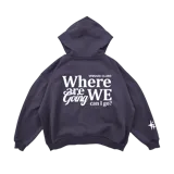 Hoodie oversize color lavanda con estampado en el frente que dice 'Where are we going can I go?'.