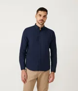 Camisa de hombre Preston Field de corte slim, manga larga y diseño liso con cuello abotonado.