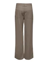 Pantalón wide leg de tiro extra alto, color blanco, con cierre de botones y bolsillos traseros.