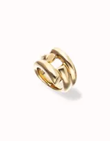 Anillo dorado con forma de eslabones gruesos entrelazados, bañado en oro de 18k.