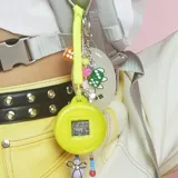 Reloj digital Casio Baby-G blanco con detalles en verde lima.