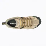 Championes de trekking Merrell modelo Accentor 3, confeccionados en una combinación de ante y malla transpirable en tonos beige y marrón. Presentan refuerzos negros, puntera protectora de goma y suela de alta adherencia diseñada para terrenos irregulares.