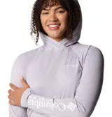 Remera con capucha Columbia Tidal Tee II Hoodie, de manga larga con orificios para los pulgares, color lila con logo estampado en el pecho y la manga.