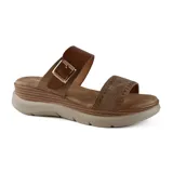 Sandalias negras con plataforma, dos tiras anchas con hebilla y costuras decorativas.