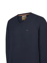 Sweater azul marino de cuello en V, manga larga y diseño tejido clásico con sutil logo bordado en el pecho.