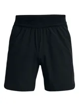 Short deportivo negro Under Armour Peak Woven para hombre, con cintura elástica, bolsillos laterales y cierre trasero. Diseñado para movilidad total con materiales ultraelásticos y dobladillo diseñado para el movimiento de las piernas.