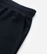 Pantalón deportivo de corte recto confeccionado en modal, con cintura elástica, cordón ajustable y bolsillos delanteros aplicados.