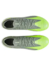 Championes de fútbol Under Armour UA Shadow Elite 3 FG, color gris y verde lima, con suela exterior de fibra de carbono para terreno firme.