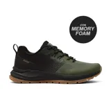 Championes de trekking Hi-Tec modelo Fermin, con diseño bicolor en verde oliva y negro. Presentan tecnología Memory Foam en la plantilla, suela de goma color caramelo con relieve para mayor tracción y refuerzos resistentes al agua en la puntera.