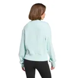 Buzo de cuello redondo Adidas, color verde agua, con diseño minimalista y logo de la marca bordado en el centro del pecho. Presenta puños y cintura acanalados para un mejor ajuste.
