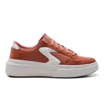 Championes Skechers Cordova Classic color salmón con detalles en blanco, capellada de lona y gamuza, cordones y plantilla Air Cooled Memory Foam.
