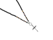 Collar de acero con cuentas de ónix negro y ojo de tigre marrón, con dije de cruz plateada.