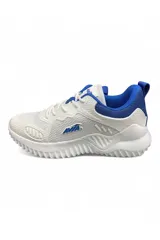 Championes deportivos Avia, color blanco con detalles en azul, confeccionados en malla transpirable con suela blanca texturizada.