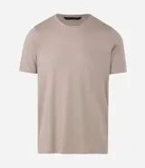 Remera de corte slim, cuello redondo y manga corta, confeccionada en algodón suave. Diseño básico y versátil sin estampados.