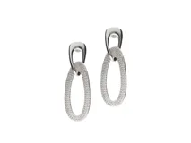 Aros colgantes de plata 925 con forma de eslabones ovalados cubiertos de circonias.