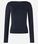 Blusa de manga larga confeccionada en poliamida y elastano, con ajuste regular y escote canoa. Diseño liso y minimalista.