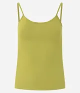 Musculosa básica de poliamida color rosa claro, con breteles finos y escote redondo.