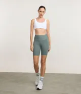 Bermuda deportiva Get Over de poliamida en color verde militar, con cintura ancha de tiro alto y diseño ajustado.