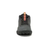 Zapatillas urbanas Caterpillar Hex Ready Lo, color gris oscuro con detalles en negro y naranja. Capellada de cuero tipo nobuck y nylon en malla, forro de malla interior hecho con residuos industriales 100% reciclados, plantilla acolchada de espuma y suela de goma duradera con gran tracción.