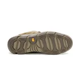 Championes Caterpillar modelo Crail Sport Low, color verde oliva con detalles en naranja vibrante. Confeccionados en una combinación de gamuza y nailon, cuentan con entresuela de EVA liviana y suela de goma resistente para mayor tracción.