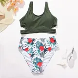 Top de bikini tipo crop top de color verde militar, con diseño deportivo y banda elástica en la base.