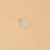 Dije de plata 925 con diseño circular y liso, apto para grabar.