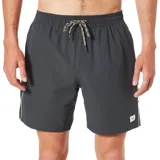 Short de baño negro con cintura elástica ajustable con cordón, largo a la rodilla y detalle de una línea vertical blanca en el lateral.