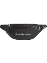 Riñonera negra de Calvin Klein Jeans, confeccionada en cuero sintético con logo de la marca en relieve.