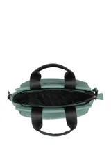 Cartera tipo tote de color verde, con logo de la marca Hush Puppies estampado en el frente. Cuenta con doble asa de mano y una correa ajustable extraíble, ambas con el nombre de la marca grabado. Presenta herrajes metálicos en color negro.