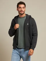 Canguro con capucha color gris oscuro, con textura matelaseada en forma de rombos y cierre frontal.